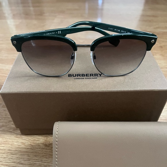 Brand new BURBERRY sunglasses org : $395 - Picture 3 of 7